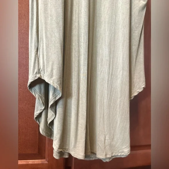 Charlotte Avery Green Sleeveless Dress. Medium. Bundle 4 Deals! - Picture 11 of 15